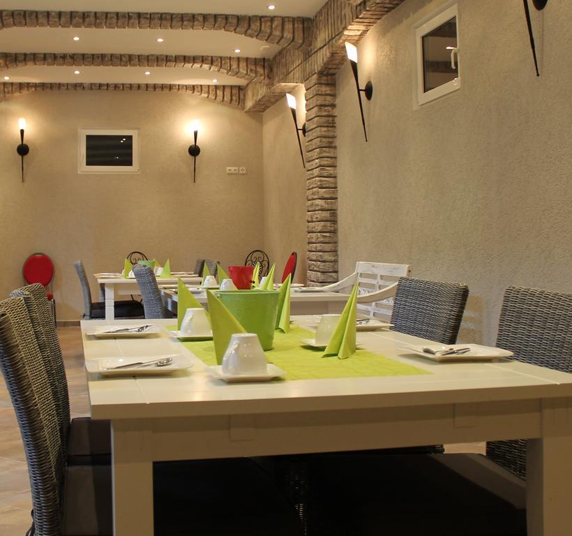 Ambiente Hotel Lipsia Esterno foto